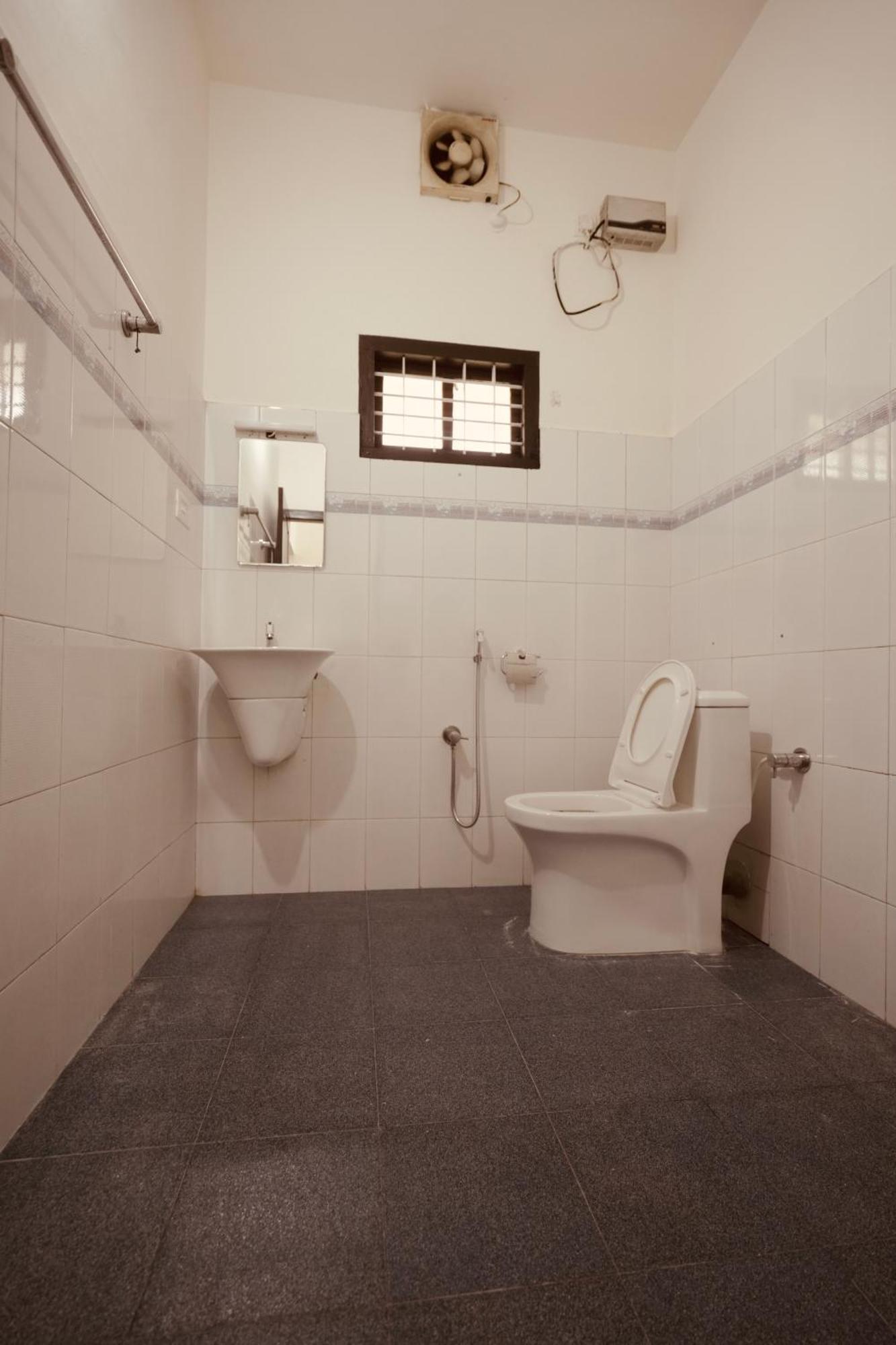 Alappuzha Daffodils Inn מראה חיצוני תמונה
