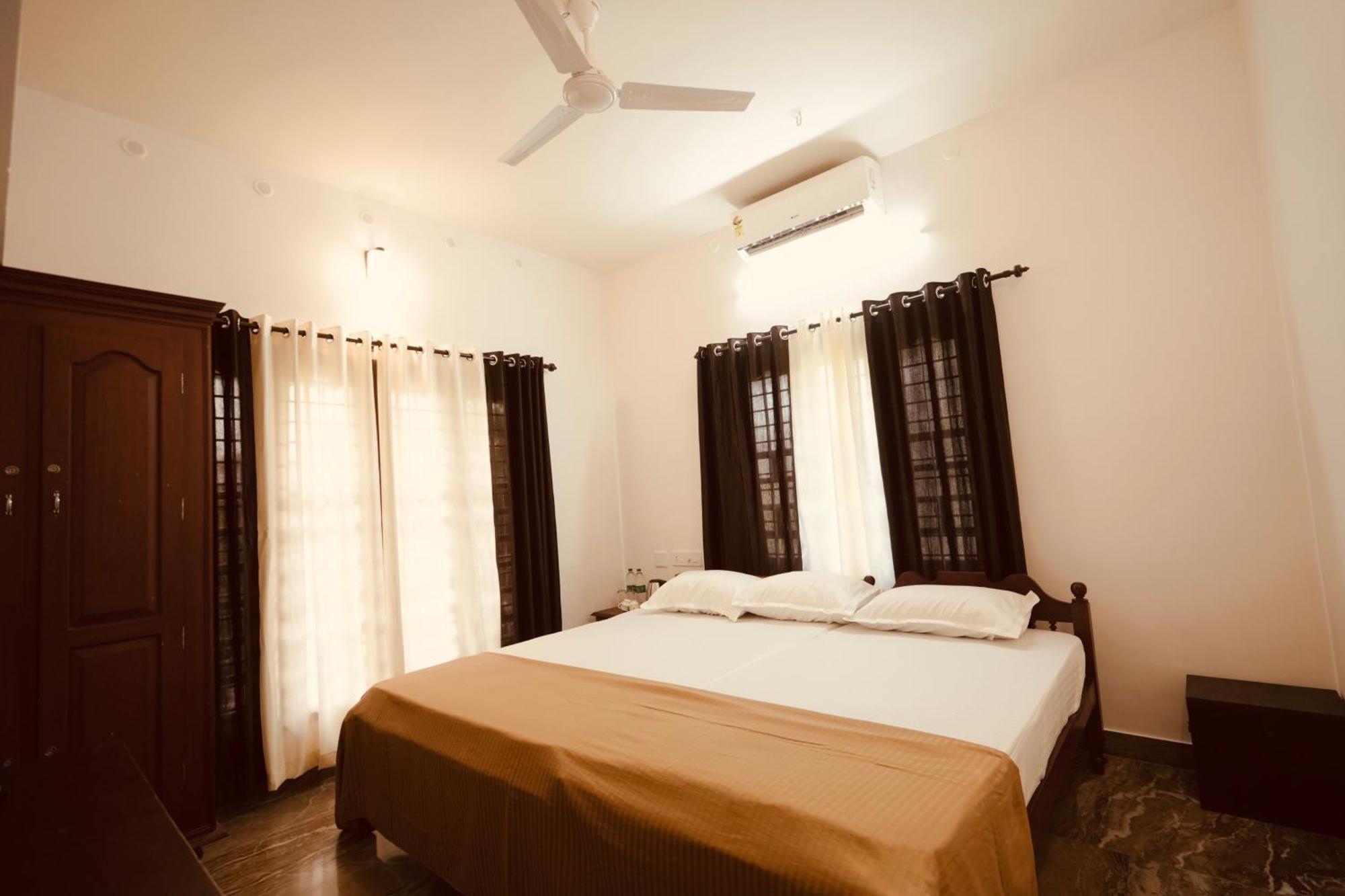 Alappuzha Daffodils Inn מראה חיצוני תמונה