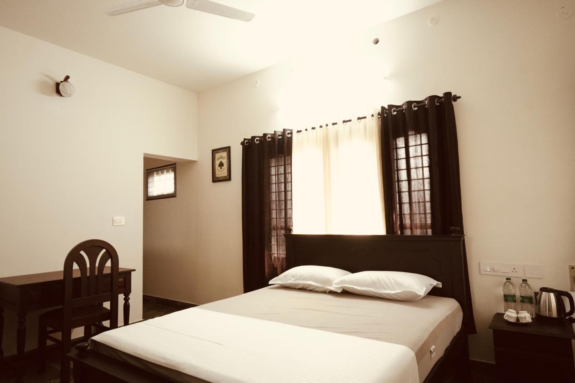 Alappuzha Daffodils Inn מראה חיצוני תמונה